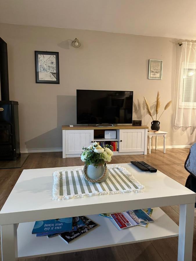Apartman Lusy Трибунь Екстер'єр фото